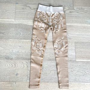 Womens activewear leggings light pink nude animal print